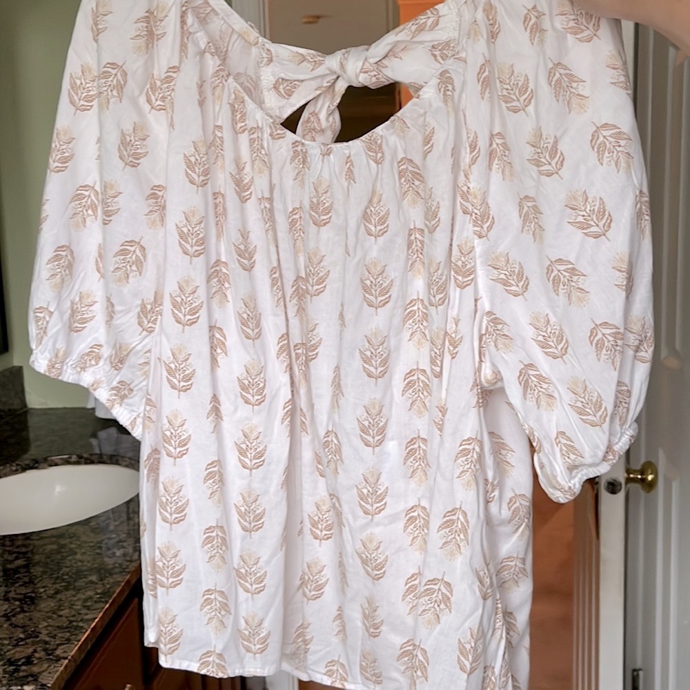 OLD NAVY CROP PEASANT TOP